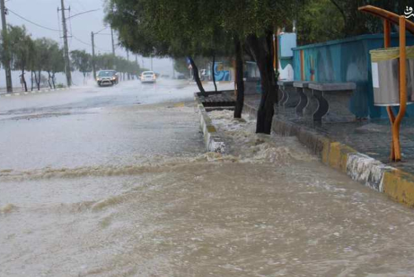 آبگرفتگی معابر و منازل در چاه بهار
