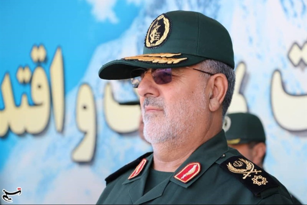 سردار پاکپور: نیروی زمینی سپاه برای مقابله با کرونا تمام تجهیزات خود را به میدان آورد