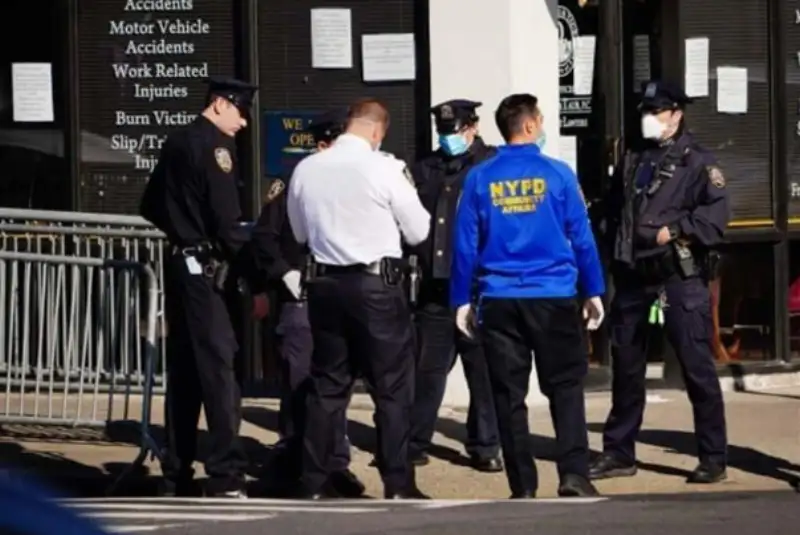 ابتلای 1200 نفر از نیروهای پلیس نیویورک به کرونا