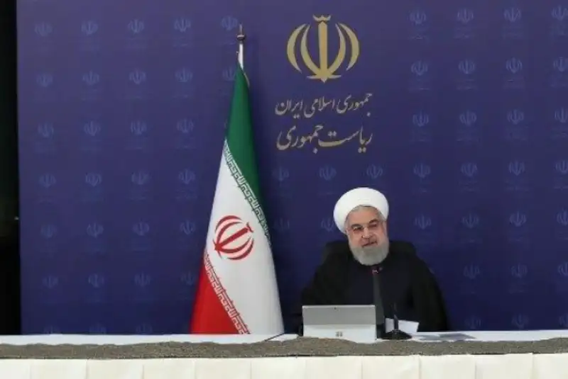 روحانی: تدابیر لازم با رعایت پروتکل‌های بهداشتی برای حرکت چرخ اقتصاد کشور اتخاذ شود
