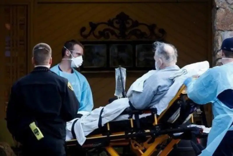 سی‌بی‌اس: بیمارستان‌های آمریکا به دلیل بی‌پولی کارکنانشان را خانه‌نشین کرده‌اند