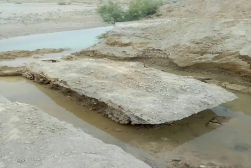 پیداشدن یک دستگاه نفربر زرهی بجای مانده از جنگ تحمیلی در  رودخانه گاوی شهر مرزی مهران