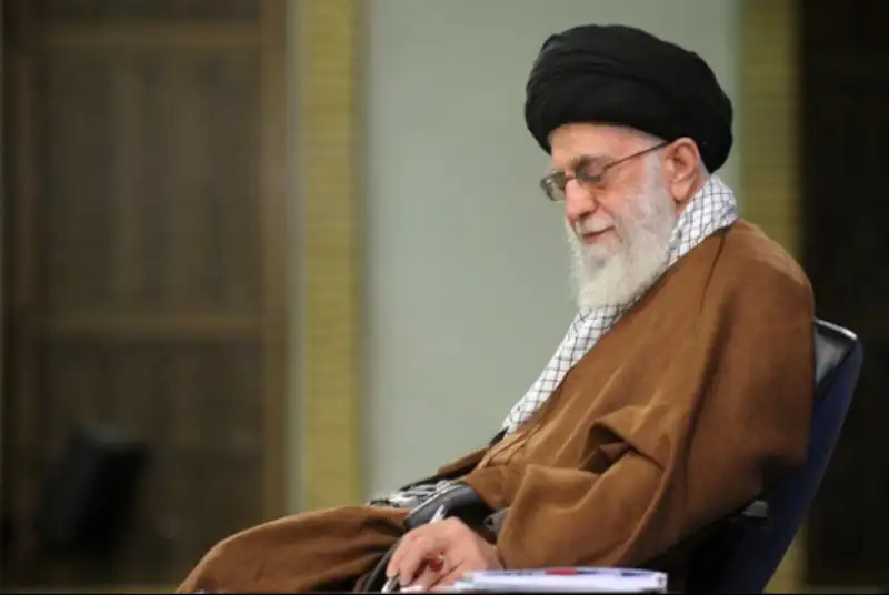 رهبر انقلاب درگذشت آیت‌الله امینی را تسلیت گفتند