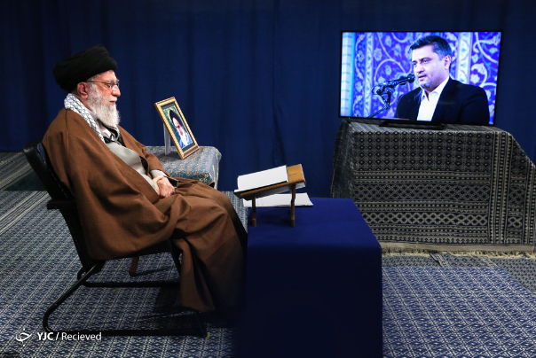 خاطره جالب قاری که برای اولین بار نزد رهبر انقلاب قرآن خواند