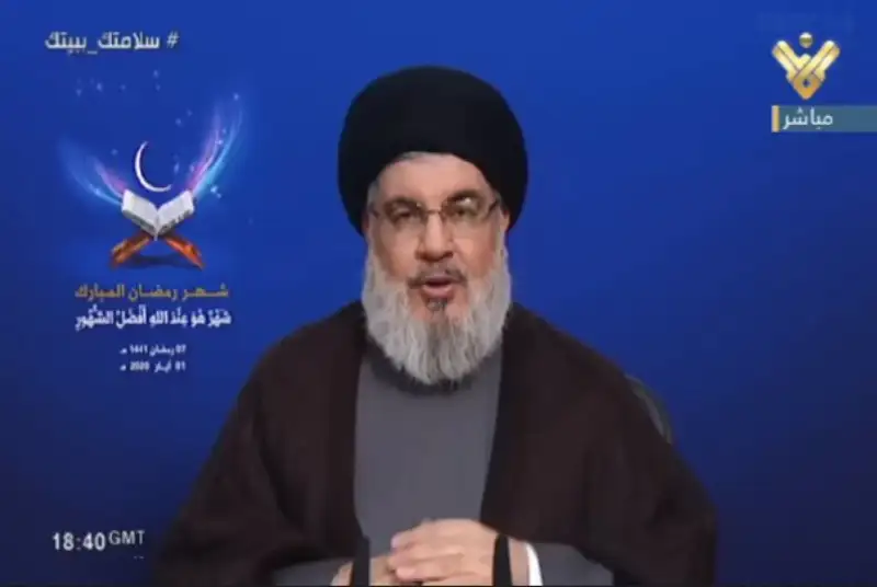 باید در مشکلات خود صبر پیشه کنیم
