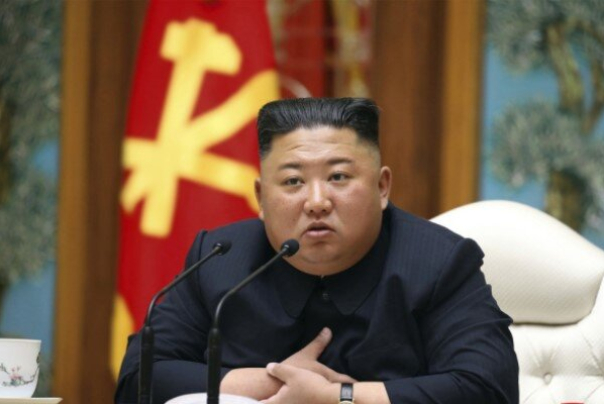«کیم» بعد از 3هفته در انظار عمومی ظاهر شد