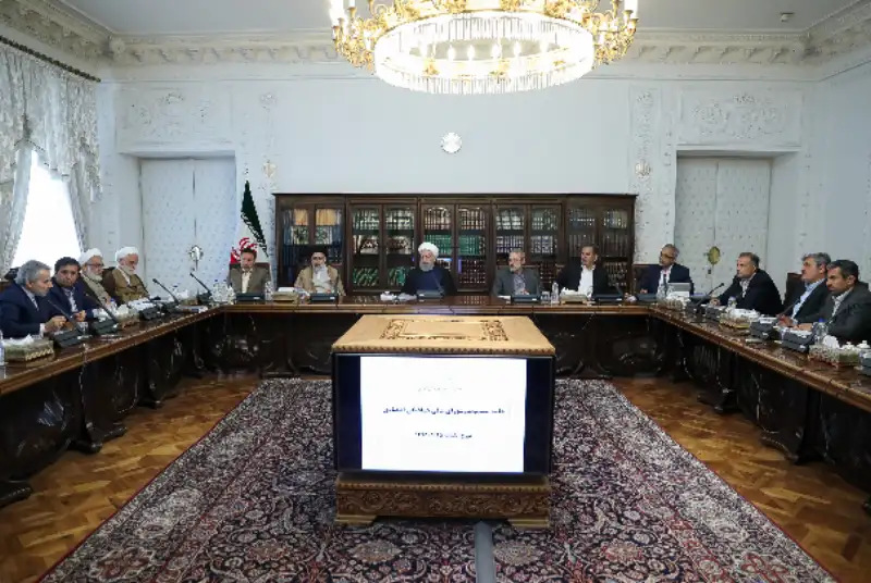تاکید رییس جمهور بر پرداخت به موقع حقوق کارکنان و بازنشستگان در جلسه شورای عالی هماهنگی اقتصادی