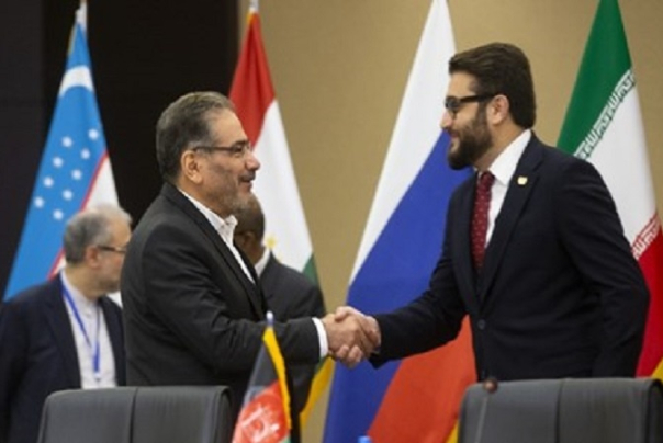 Admiral Shamkhani congratulated Ashraf Ghani and Abdullah Abdullah on the political agreement