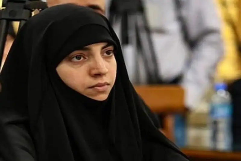 رهبر  انقلاب حضور پررنگی در میان جوانان لبنانی دارند