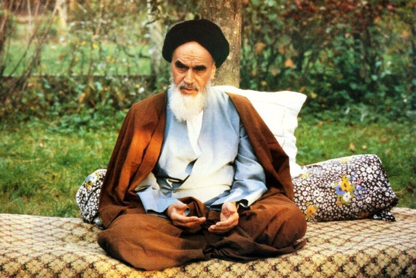 كاتب عراقي: الامام الراحل يجسّد اخلاق الانبياء والائمة الطاهرين