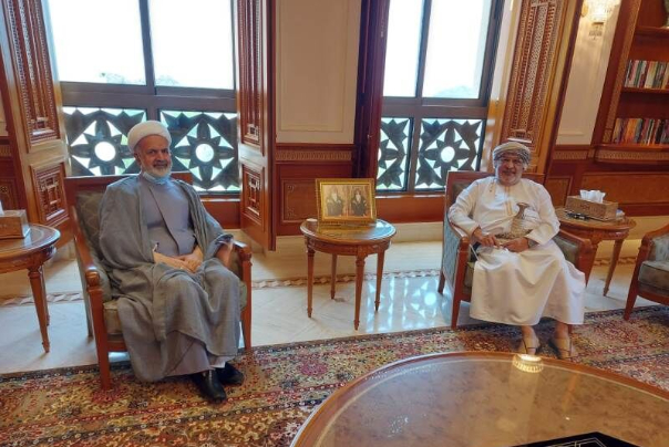 سلطنة عمان تثمن جهود السفير الإيراني في تعزيز العلاقات الثنائية بين البلدين