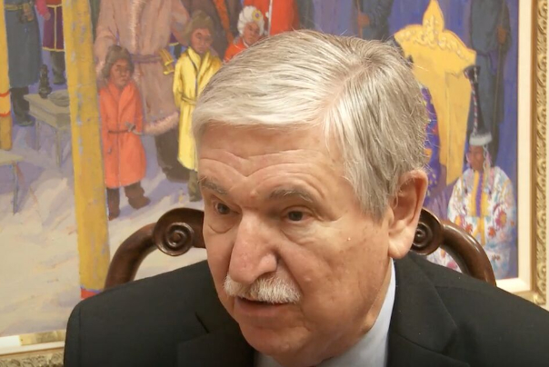 دبلوماسي أمريكي اسبق في إيران: سفينة إدارة ترامب في حال الغرق