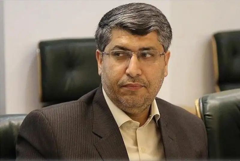 دولت باید نقدینگی بورس را به سمت تولید سوق دهد