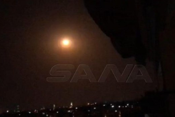 الدفاع الجوي السوري يتصدى لعدوان إسرائيلي بالصواريخ يستهدف جنوب دمشق