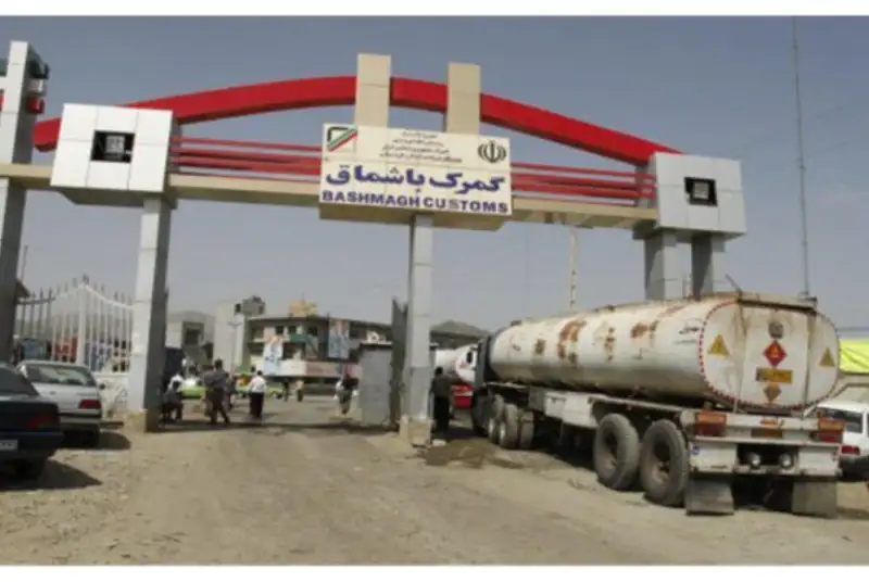 بازدید الکاظمی از گذرگاه مرزی باشماق