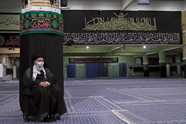 اقامة مراسم عزاء في ذكرى استشهاد الامام زين العابدين (ع) بحضور قائد الثورة الاسلامية