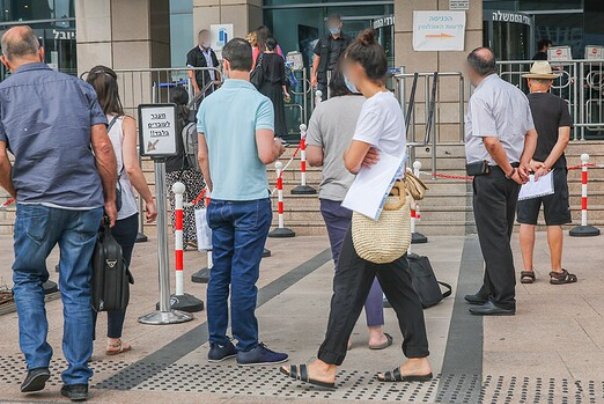 רק באוגוסט ובספטמבר, 5,000 ישראלים איבדו את מקום עבודתם