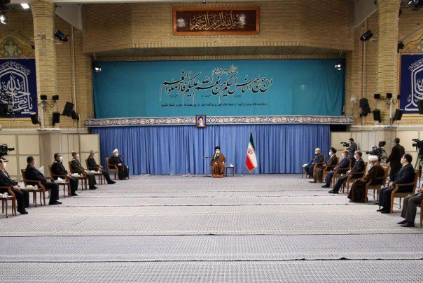 رهبر معظم انقلاب: کار برخی افراد در هتک حرمت رئیس‌جمهور غلط بود