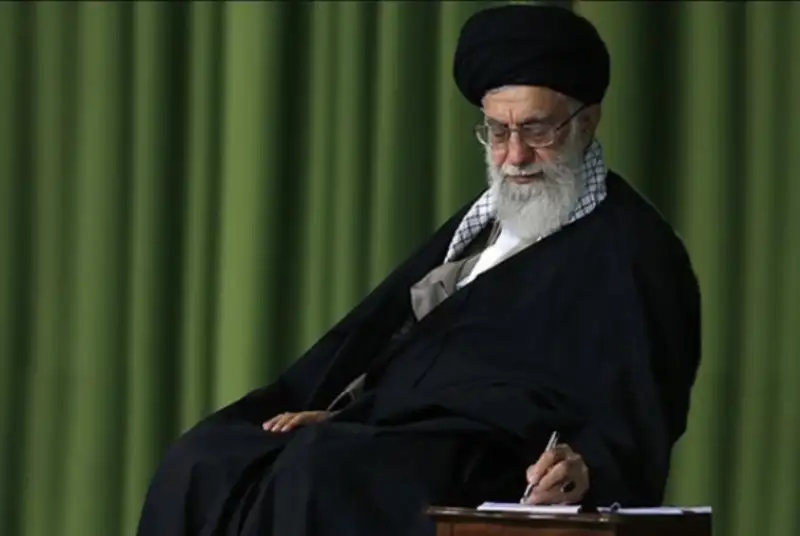 پیام رهبر انقلاب خطاب به جوانان فرانسه در پی توهین مکرون به پیامبر اعظم (ص)