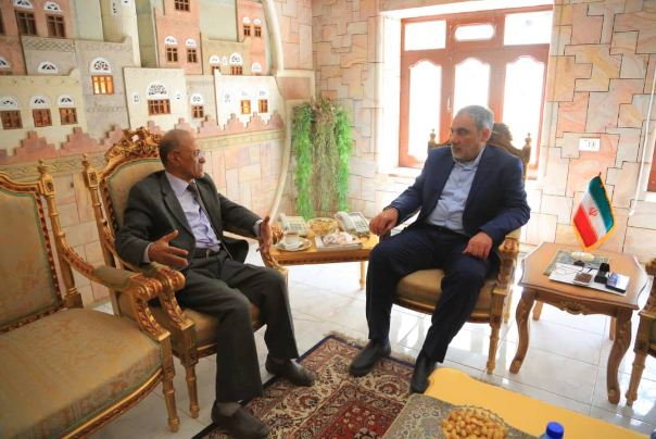 السفير الإيراني لدﯼ اليمن يلتقي وزير الثروة السمكية بحكومة الانقاذ