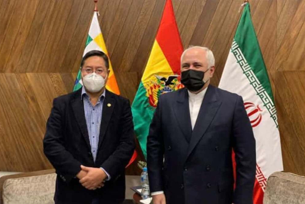 ظريف في محطته الأخيرة.. يبحث مع الرئيس البوليفي الجديد العلاقات الثنائية