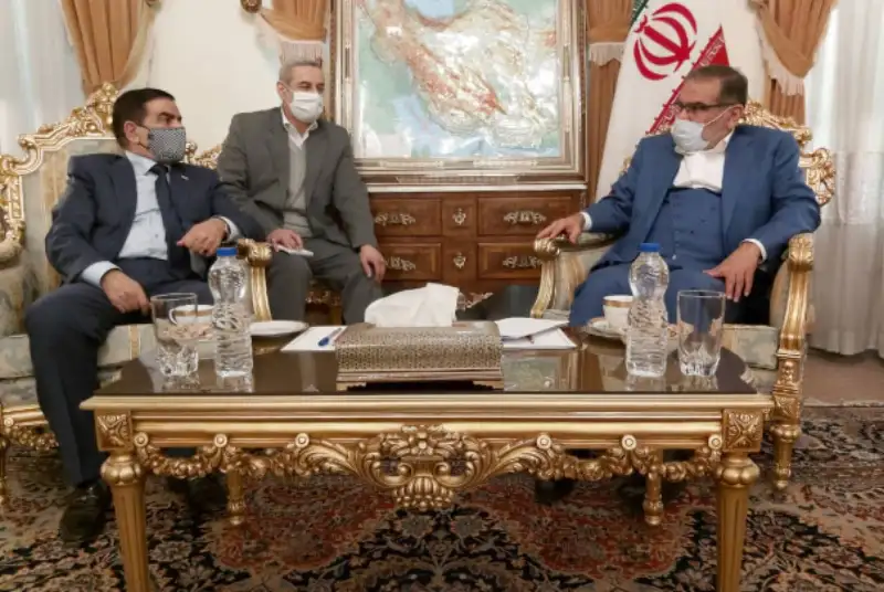 شمخانی: حمایت از اراده و امنیت مردم عراق سیاست پایدار ایران است