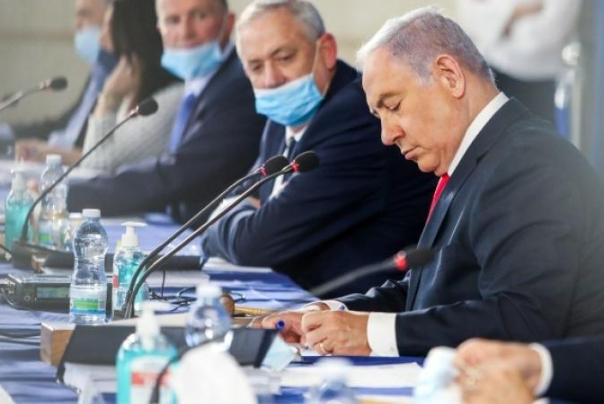 נתניהו מבקר את גנץ על חקירת רכישת צוללות גרמניות
