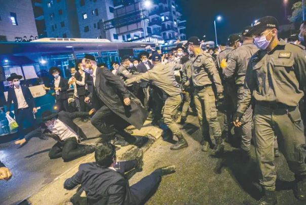 מפקד תחנת "לב הבירה" בירושלים מואשם בתקיפת שני מפגינים חרדים