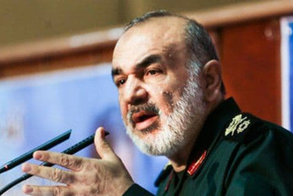 سردار سلامی: برای دفاع دستمان بر روی ماشه است