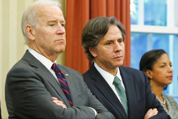 The entry of political intelligence into American foreign policy