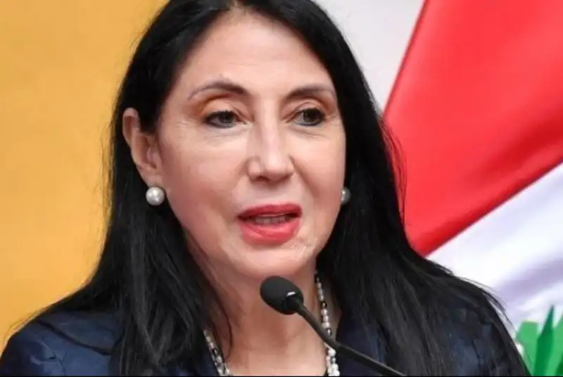 دریافت واکسن خارج از نوبت ؛ دلیل استعفای وزیر خارجه پرو