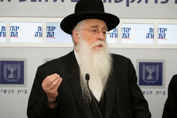 יהדות התורה מסתערת על חב"ד