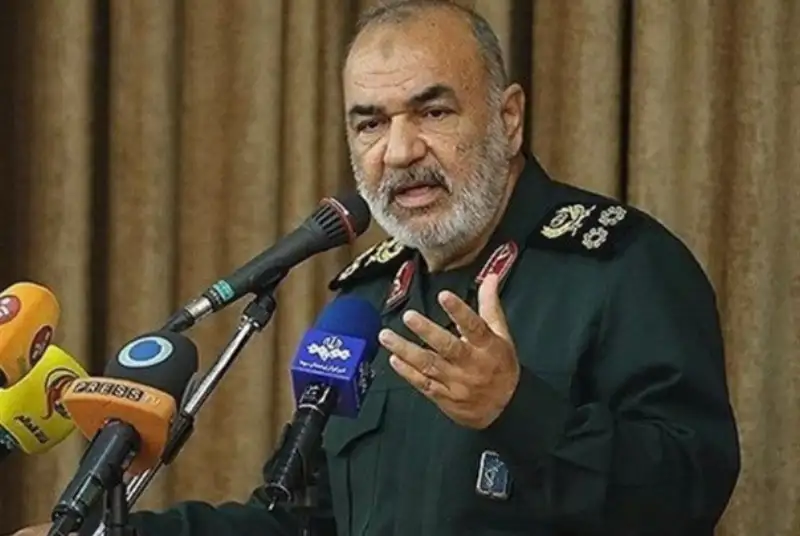 سردار سلامی: ایران باید در خط مقدم پیشرفت علم باشد