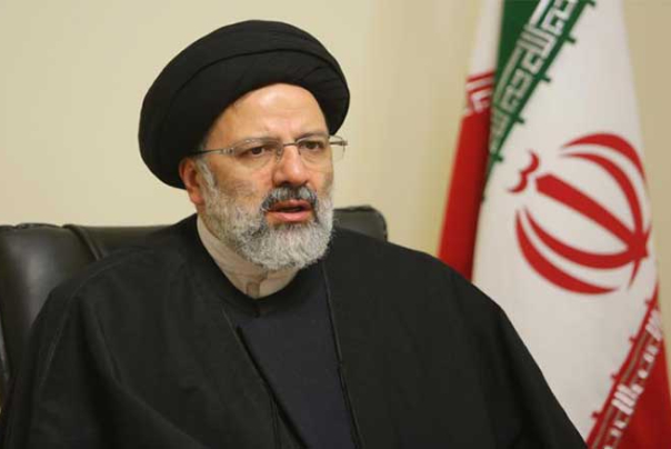 رئيسي: الحرس الثوري متألق في جميع نشاطاته الامنية والتنموية