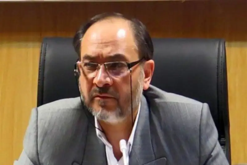 صدرالحسینی: مکرون می‌خواهد با بازیگری در پرونده هسته‌ای ایران اعتبارش در نزد اروپایی‌ها را افزایش دهد