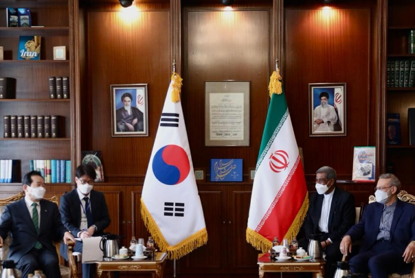 لاریجانی: کُره هر چه سریعتر پول‌های ایران را آزاد کند