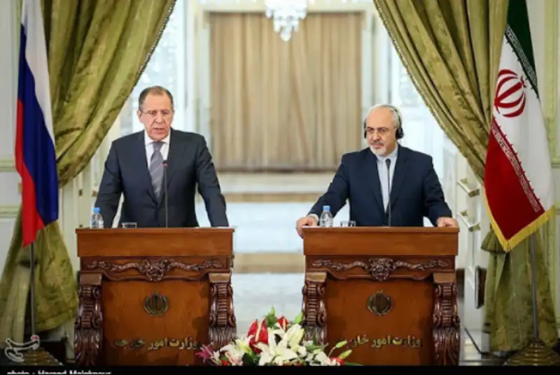 ظریف: اگر آمریکایی‌ها می‌خواهند به برجام برگردند باید کلیه تحریم‌ها را بردارند