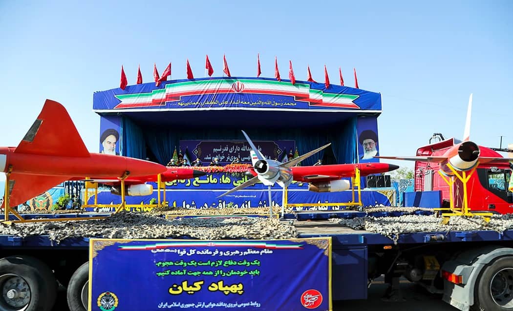 بالصور.. منظومات دفاع جوي جديدة متعدّدة المهام يكشف عنها الجيش الايراني