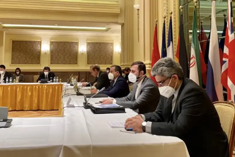 عراقچی: در برخی از حوزه‌ها وارد نگارش متن شدیم