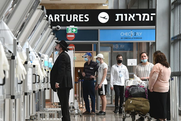 וריאנטים חדשים התגלו בישראל; משרד הבריאות: להימנע מטיסות לא הכרחיות