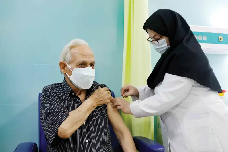 بازگشایی سامانه ثبت‌نام واکسن برای 75 ساله‌ها؛ احتمالا پایان هفته