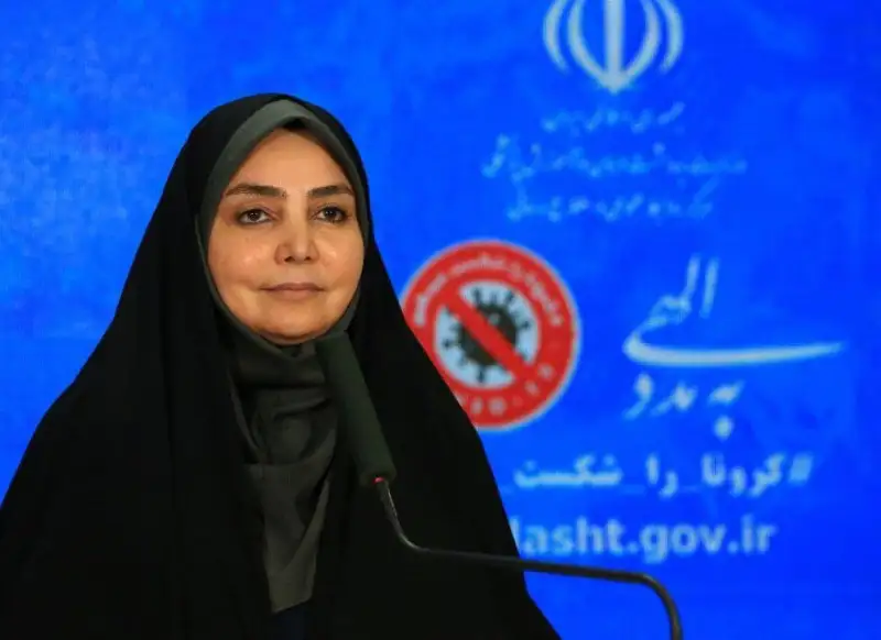 معاون وزارت بهداشت: باید مهرماه به آموزش حضوری برگردیم / واکسیناسیون تمامی دانشجویان تا اواخر شهریور