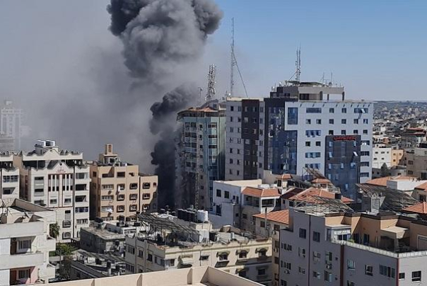 مطالبة الجنائية الدولية بالتحقيق.. مراسلون بلا حدود: تدمير مقرات الاعلام في غزة جريمة حرب