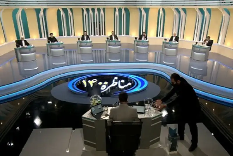 اولین مناظره نامزدهای ریاست جمهوری آغاز شد/گزارش لحظه به لحظه