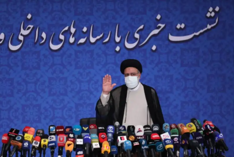 چندرسانه‌ای: چرا رسانه‌های خارجی دادخواه شهروندان ایرانی قربانی تروریسم نیستند؟