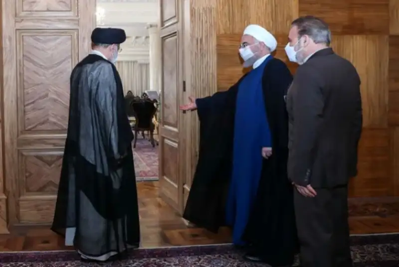 رئیسی امروز به دیدار رروحانی رفت
