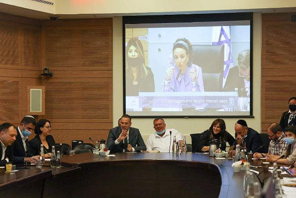 מבוכה לקואליציה: לא הושג רוב בהצבעה בוועדה המסדרת לבקשת הממשלה