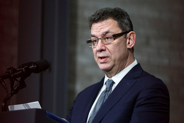 בנט שוחח עם מנכ"ל פייזר: דנו בעסקאות להחלפת חיסונים עם מדינות שונות
