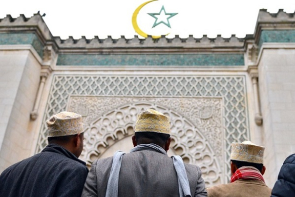 الإسلام وموقفه من العنصرية