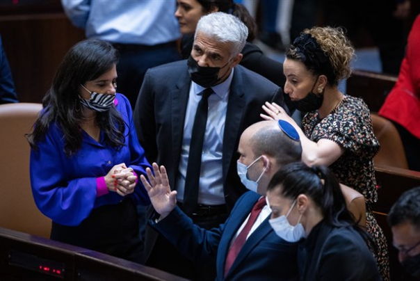 אביתר פונה פעמיים בתקופת נתניהו. אצלנו, אם אלו אדמות מדינה, יוקם יישוב יהודי